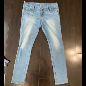 American Eagle Women’s Light Wash Jeggings